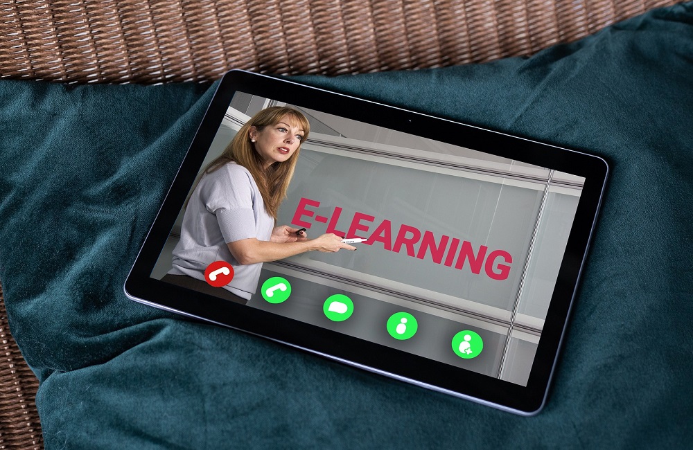The eLearning Controversy: Finstock LMS has a Solution